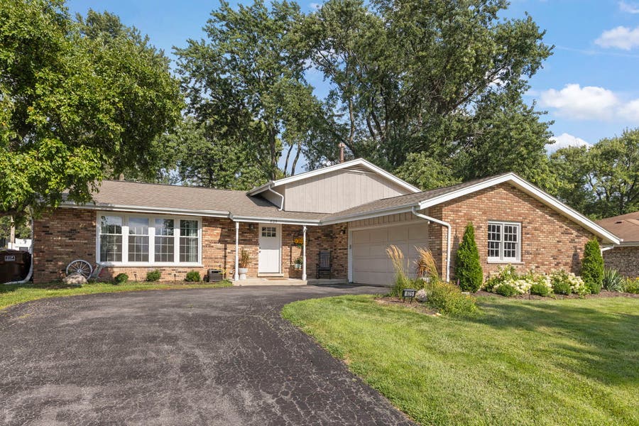 Property photo for 625 N Locust Street, Frankfort, IL