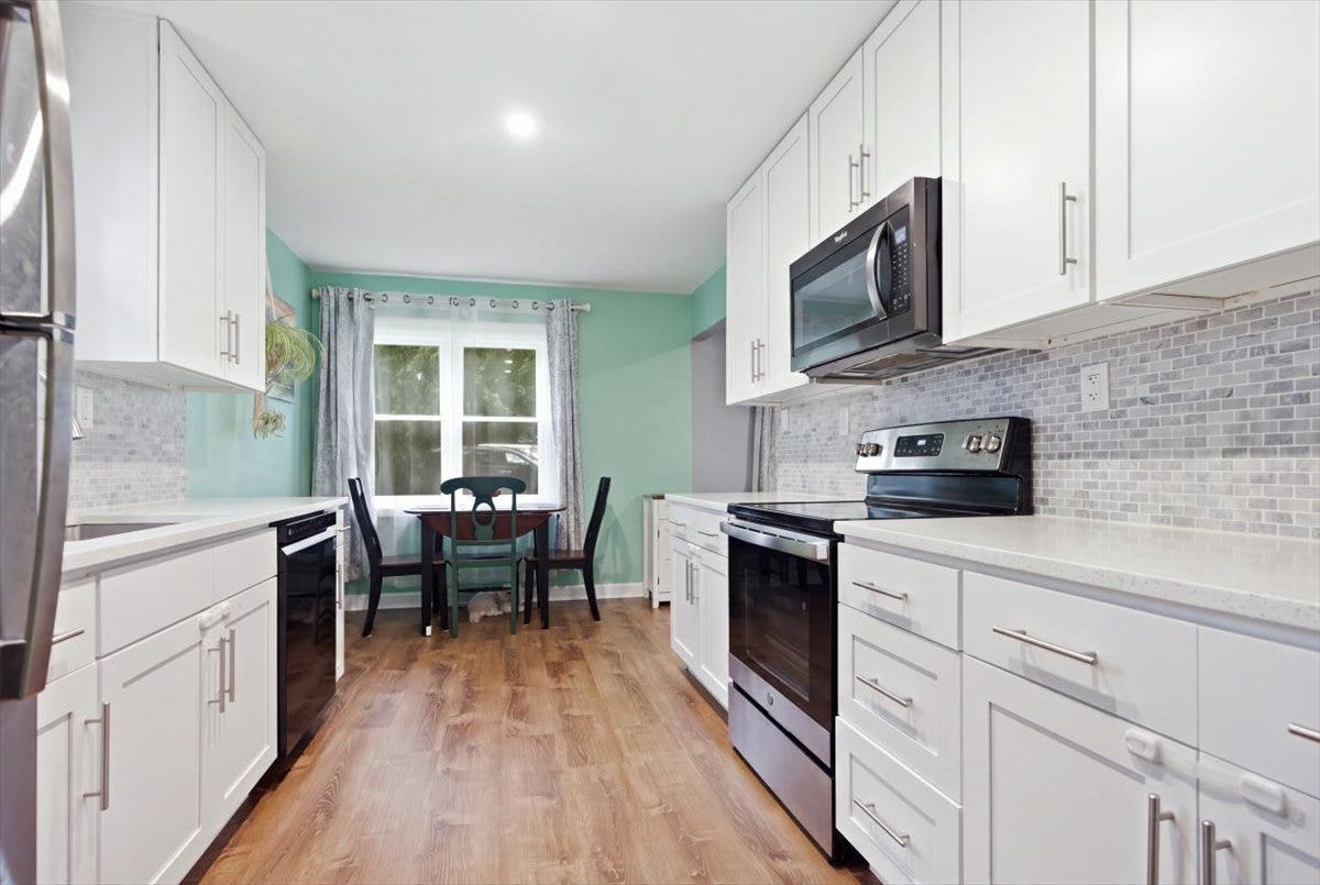 123 Independence Avenue, Joliet, IL 60433 123 Independence Avenue, Joliet, IL 60433