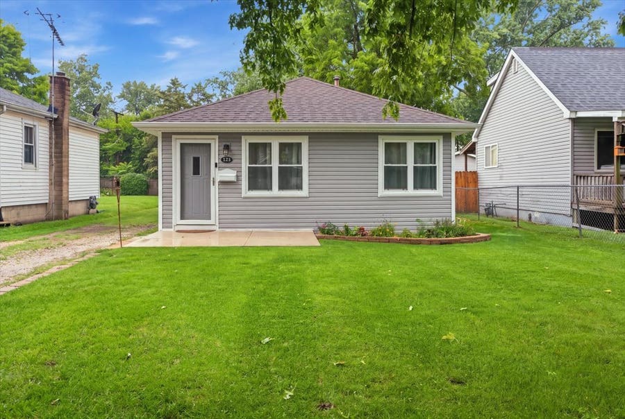 Property photo for 123 Independence Avenue, Joliet, IL