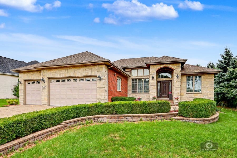 Property photo for 16609 Sterling Drive, Lemont, IL