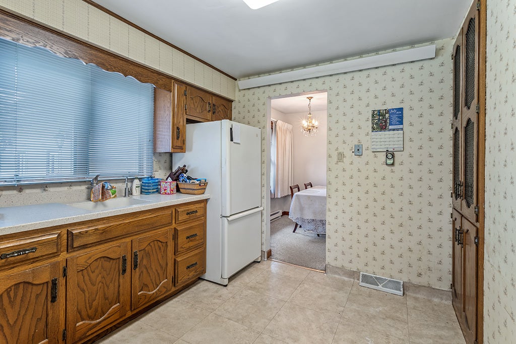 2115 MAPLE Road, Joliet, IL 60432 2115 MAPLE Road, Joliet, IL 60432