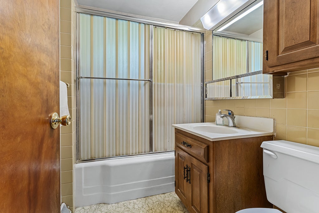 2115 MAPLE Road, Joliet, IL 60432 2115 MAPLE Road, Joliet, IL 60432