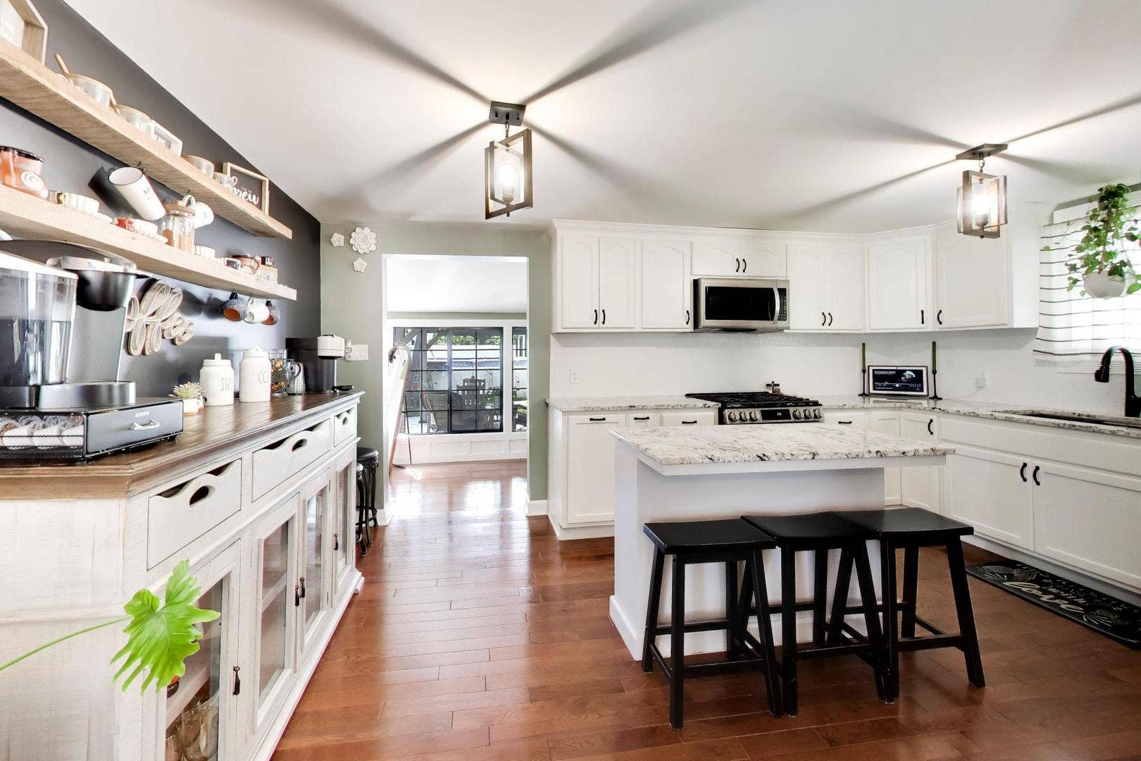519 Garnsey Avenue, Joliet, IL 60432 519 Garnsey Avenue, Joliet, IL 60432