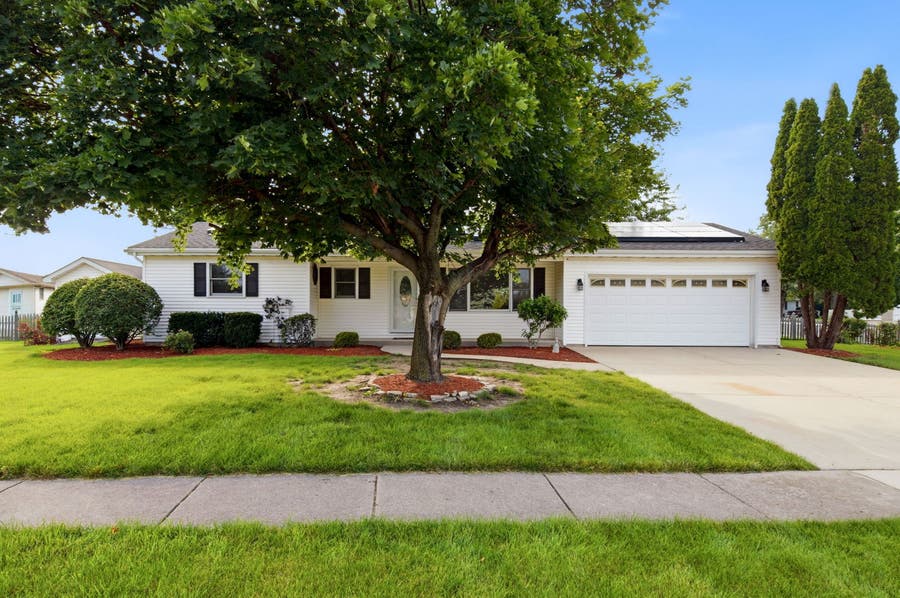 Property photo for 909 Knollside Road, New Lenox, IL