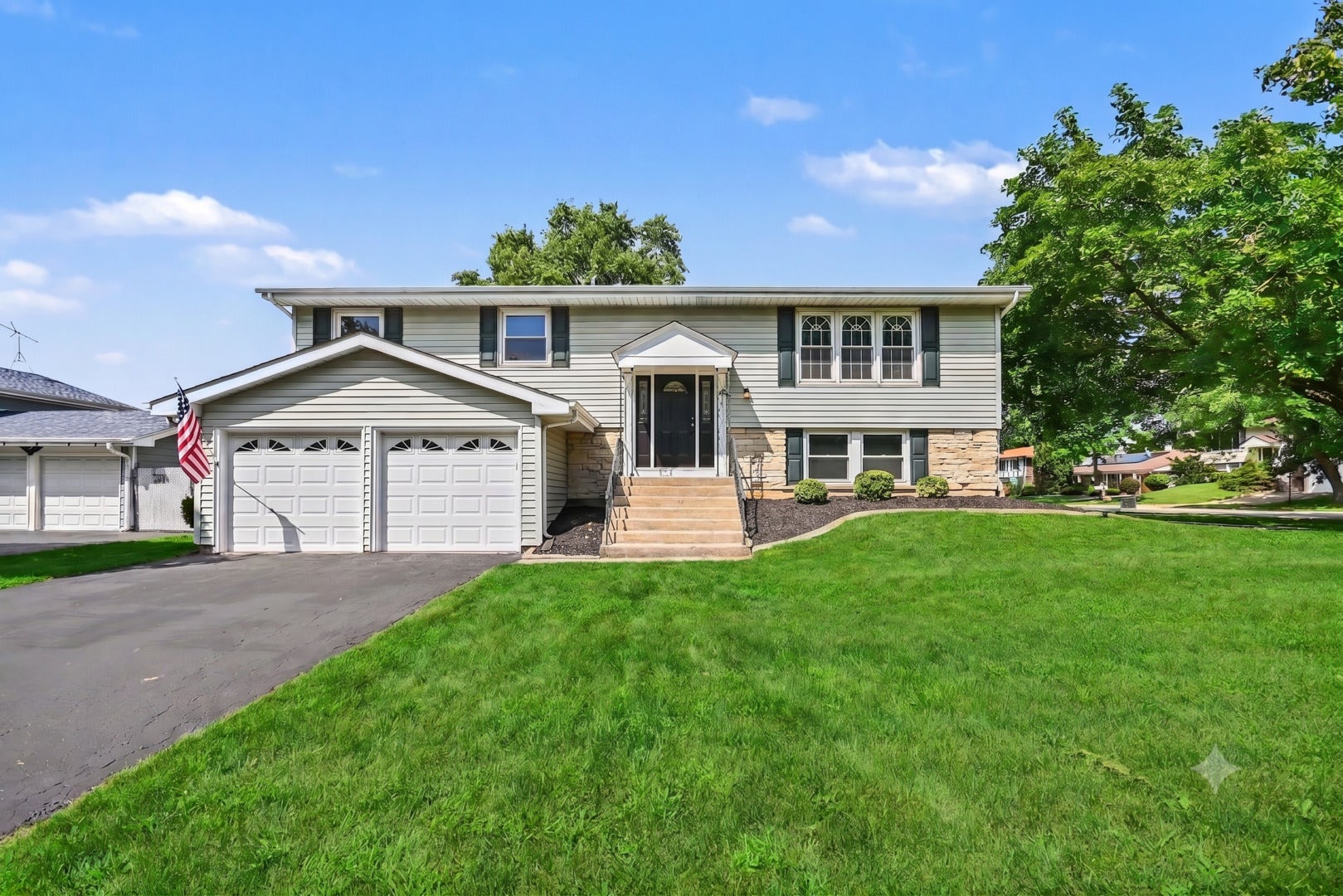 101 S Lancaster Drive, Bolingbrook, IL 60440 101 S Lancaster Drive, Bolingbrook, IL 60440