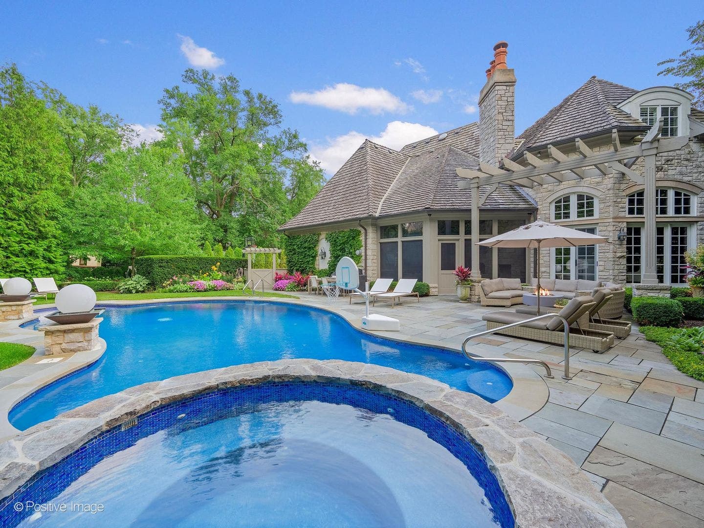 909 Cleveland Road, Hinsdale, IL 60521 909 Cleveland Road, Hinsdale, IL 60521