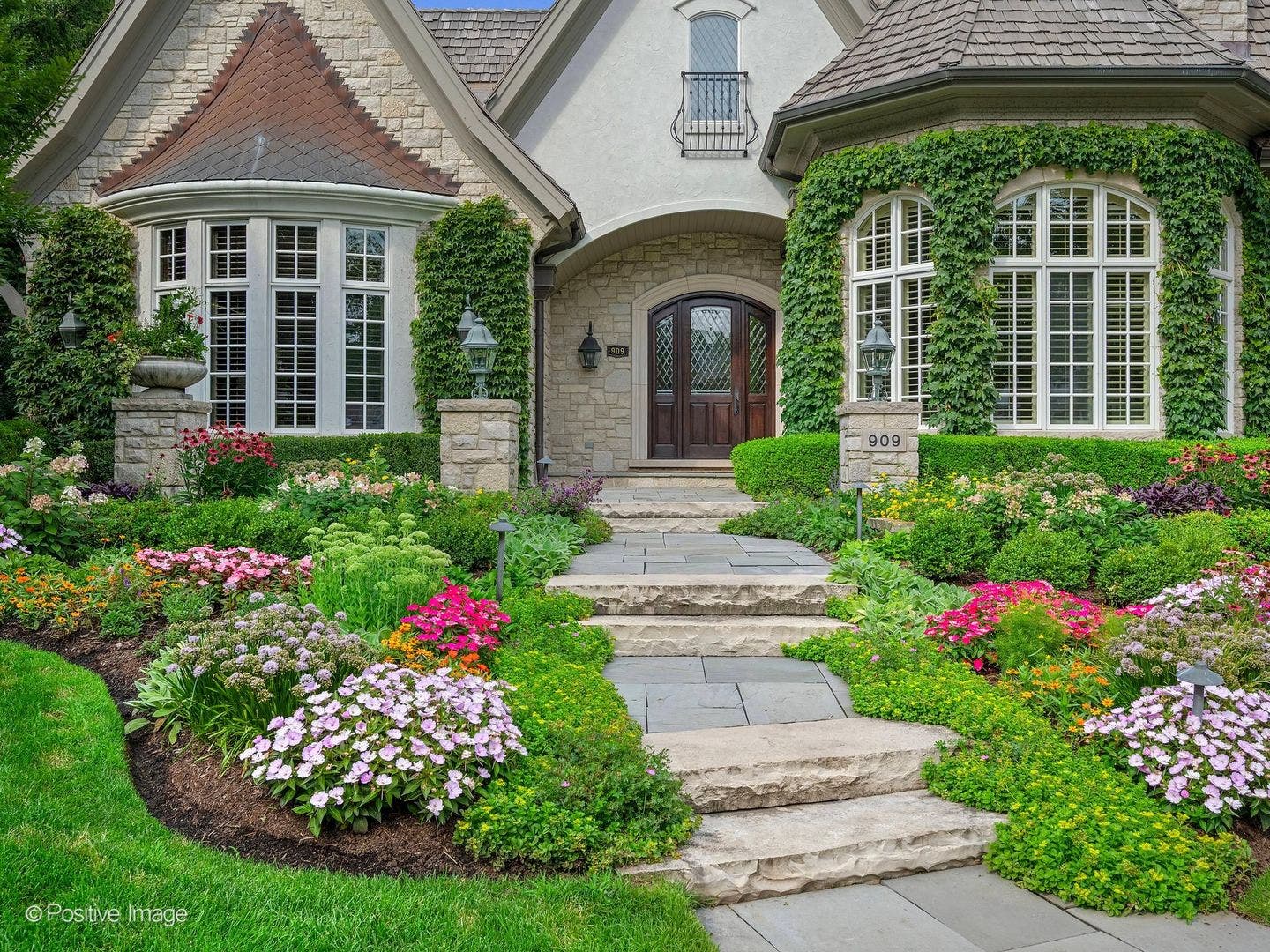 909 Cleveland Road, Hinsdale, IL 60521 909 Cleveland Road, Hinsdale, IL 60521