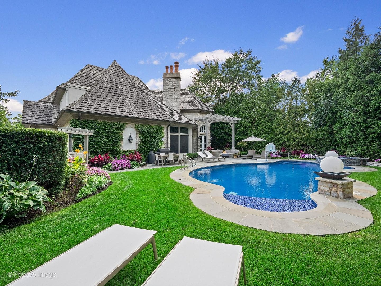 909 Cleveland Road, Hinsdale, IL 60521 909 Cleveland Road, Hinsdale, IL 60521