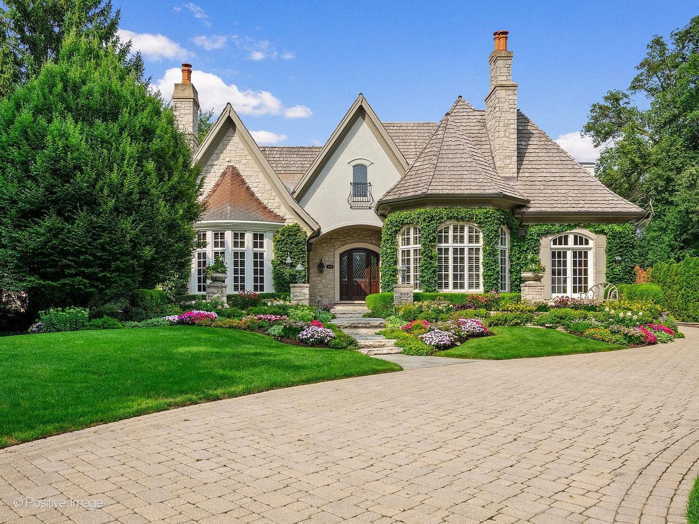 909 Cleveland Road, Hinsdale, IL 60521 909 Cleveland Road, Hinsdale, IL 60521