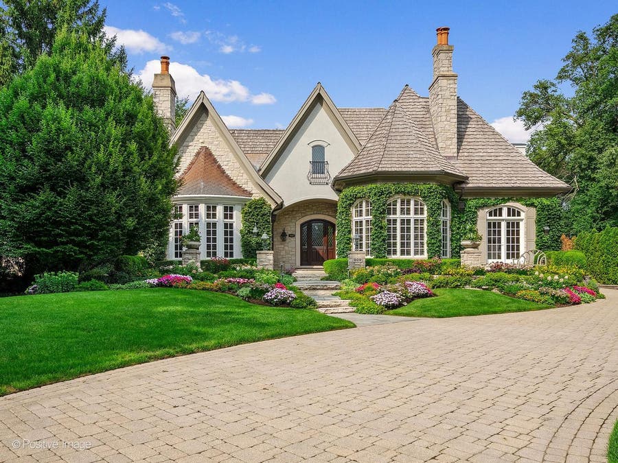 Property photo for 909 Cleveland Road, Hinsdale, IL