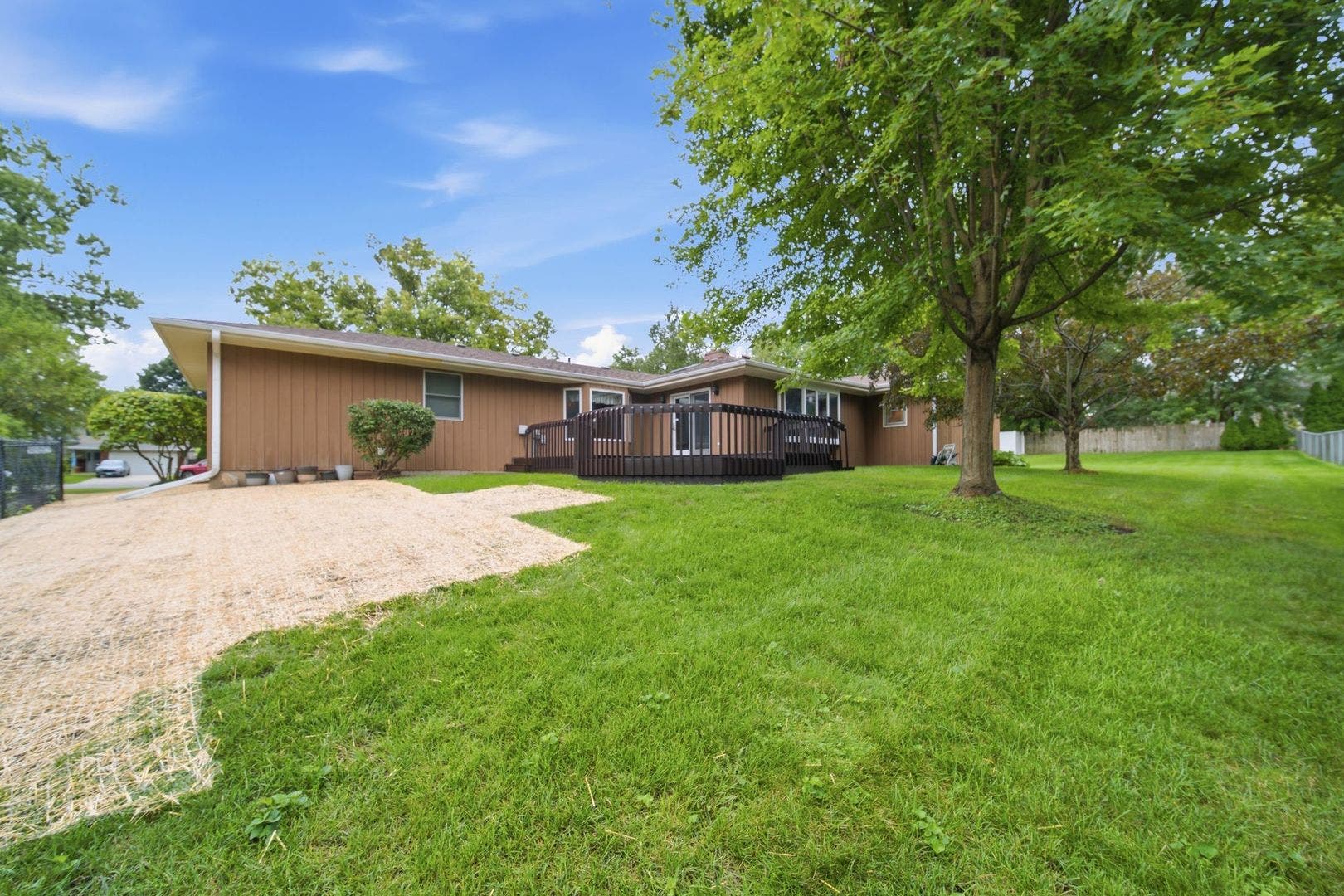 2141 Country Knoll Court, Elgin, IL 60123 2141 Country Knoll Court, Elgin, IL 60123