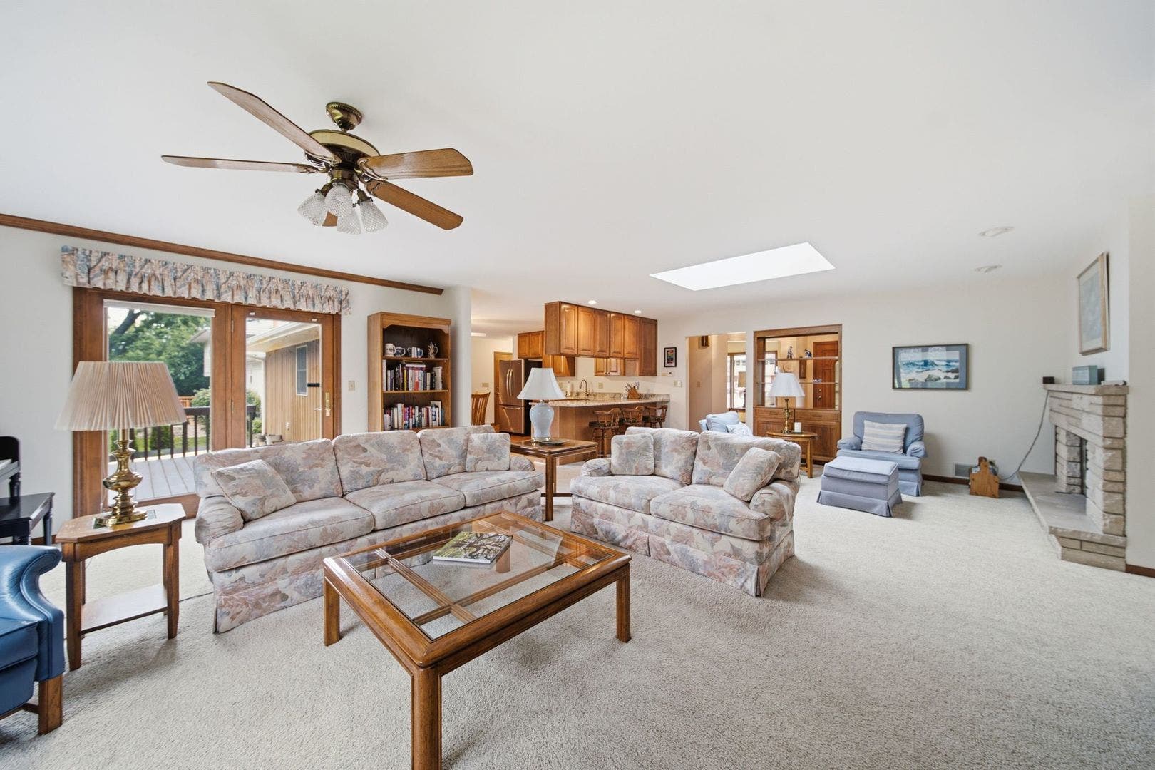 2141 Country Knoll Court, Elgin, IL 60123 2141 Country Knoll Court, Elgin, IL 60123