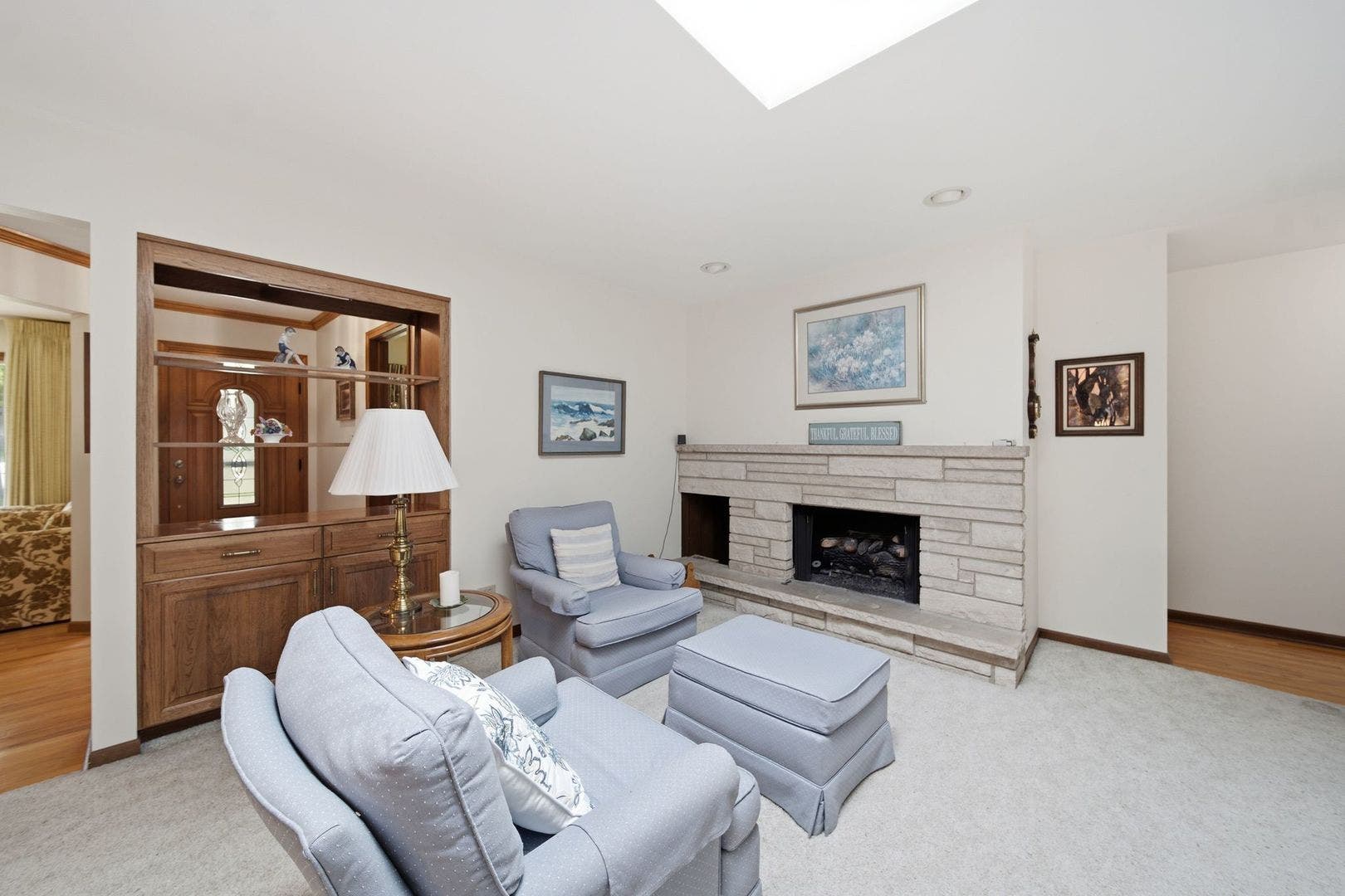 2141 Country Knoll Court, Elgin, IL 60123 2141 Country Knoll Court, Elgin, IL 60123