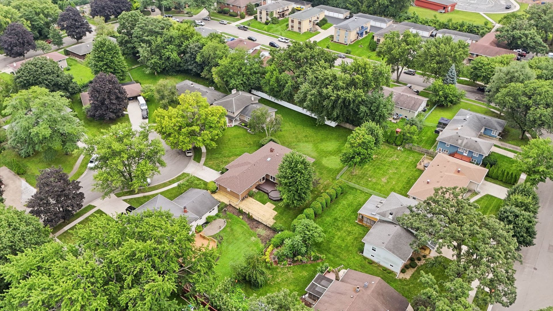 2141 Country Knoll Court, Elgin, IL 60123 2141 Country Knoll Court, Elgin, IL 60123