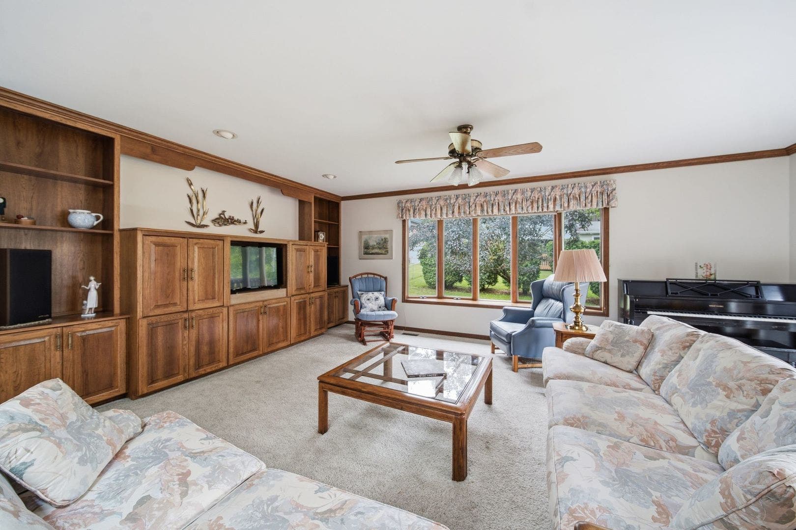 2141 Country Knoll Court, Elgin, IL 60123 2141 Country Knoll Court, Elgin, IL 60123