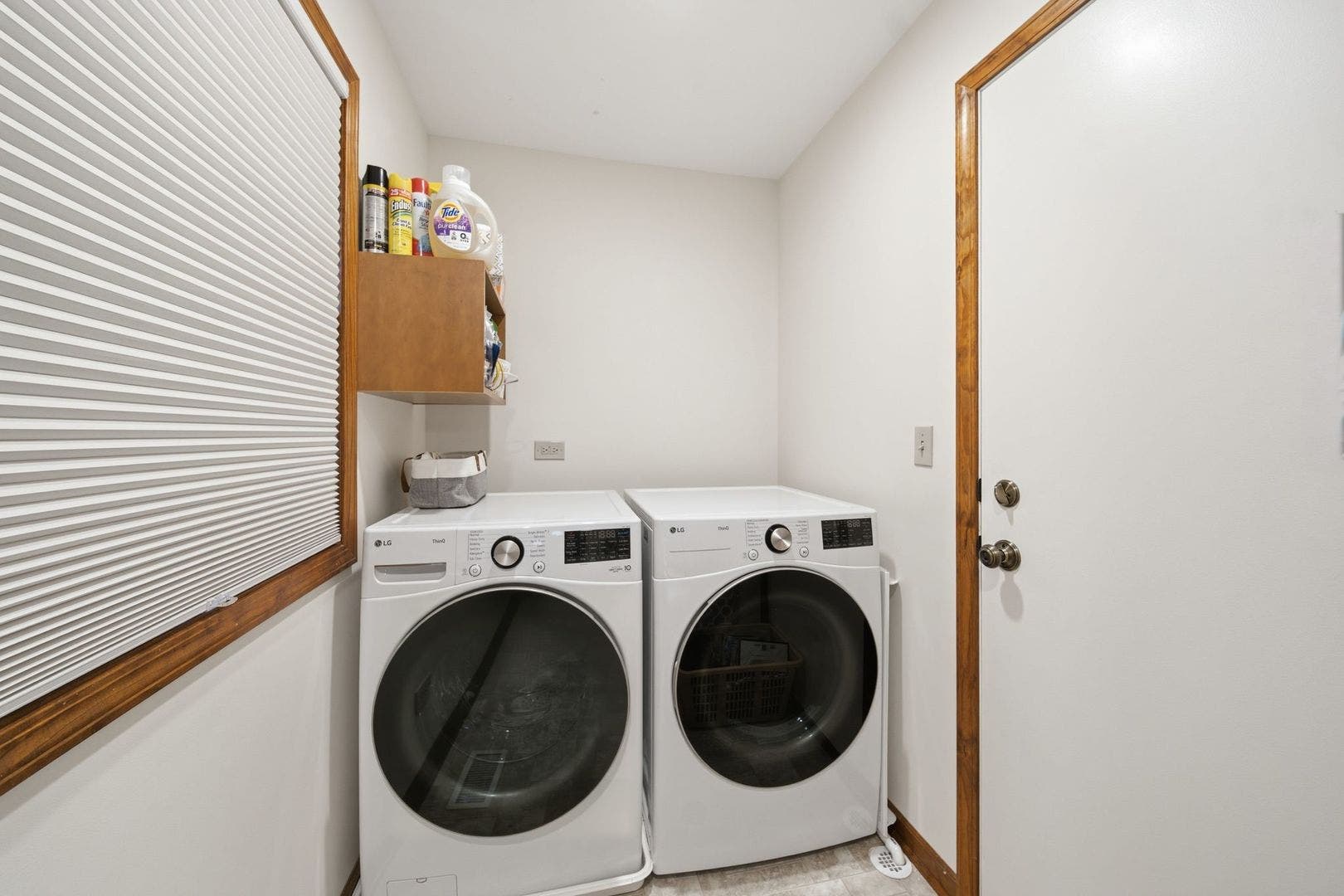2141 Country Knoll Court, Elgin, IL 60123 2141 Country Knoll Court, Elgin, IL 60123
