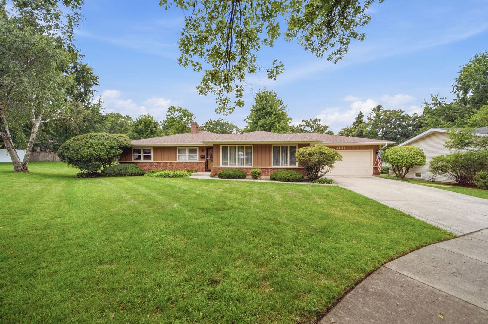 2141 Country Knoll Court, Elgin, IL 60123 2141 Country Knoll Court, Elgin, IL 60123