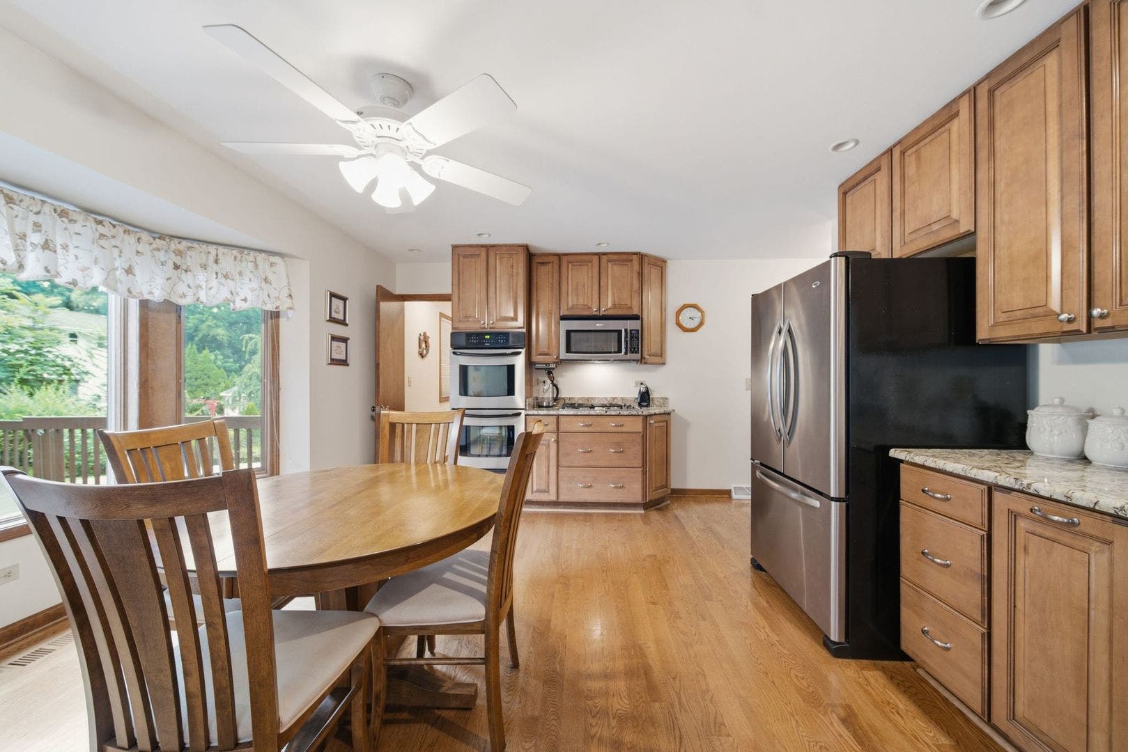 2141 Country Knoll Court, Elgin, IL 60123 2141 Country Knoll Court, Elgin, IL 60123