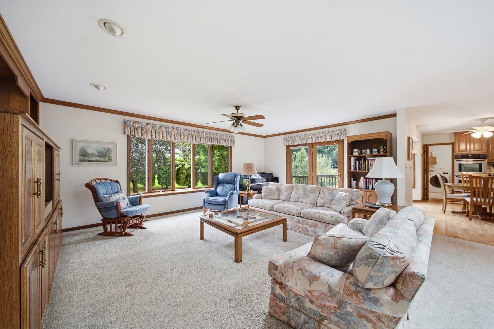2141 Country Knoll Court, Elgin, IL 60123 2141 Country Knoll Court, Elgin, IL 60123