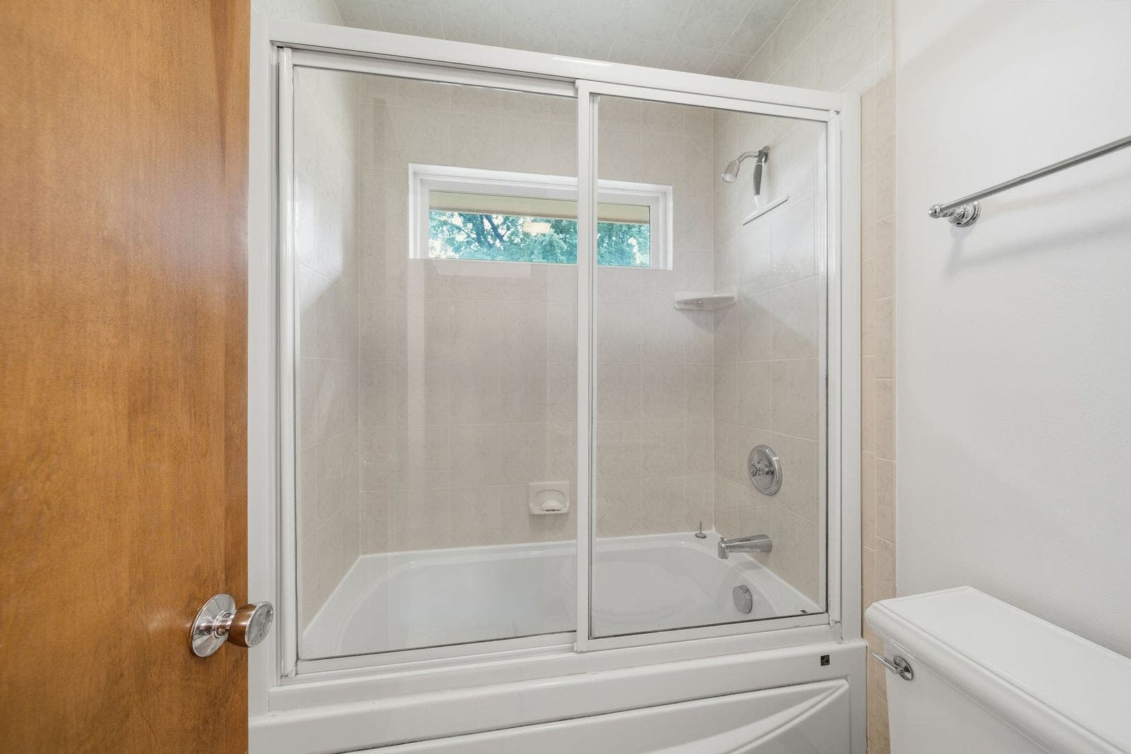 2141 Country Knoll Court, Elgin, IL 60123 2141 Country Knoll Court, Elgin, IL 60123