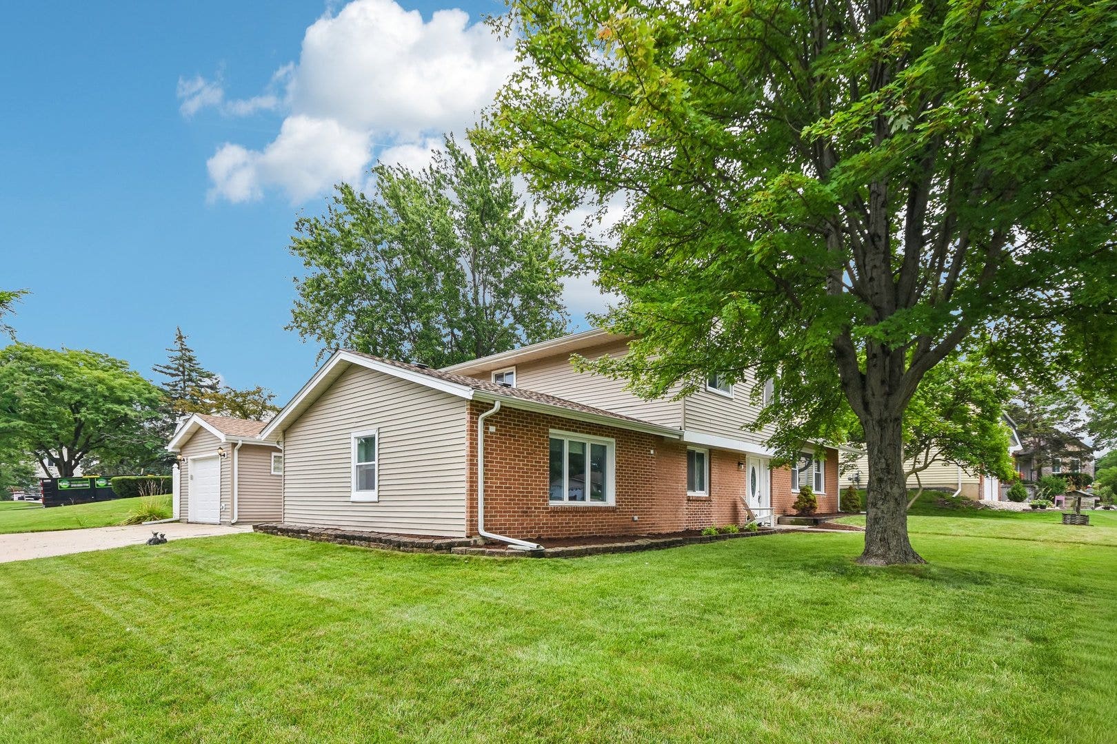 7 Derbyshire Court, Bolingbrook, IL 60440