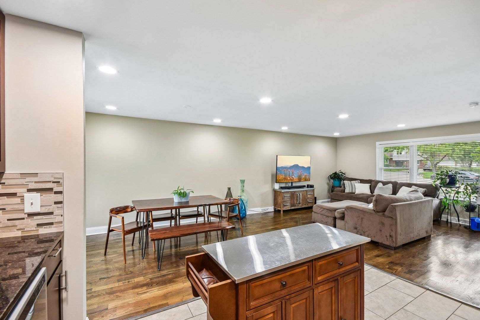 7 Derbyshire Court, Bolingbrook, IL 60440