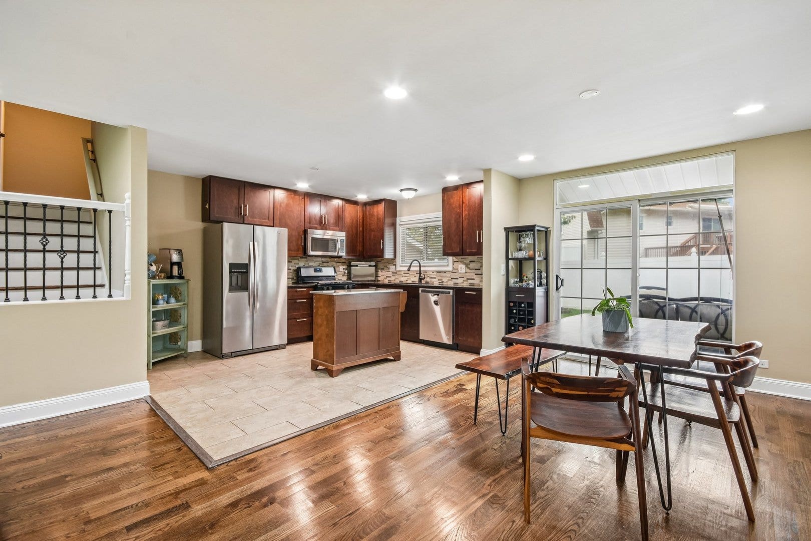 7 Derbyshire Court, Bolingbrook, IL 60440