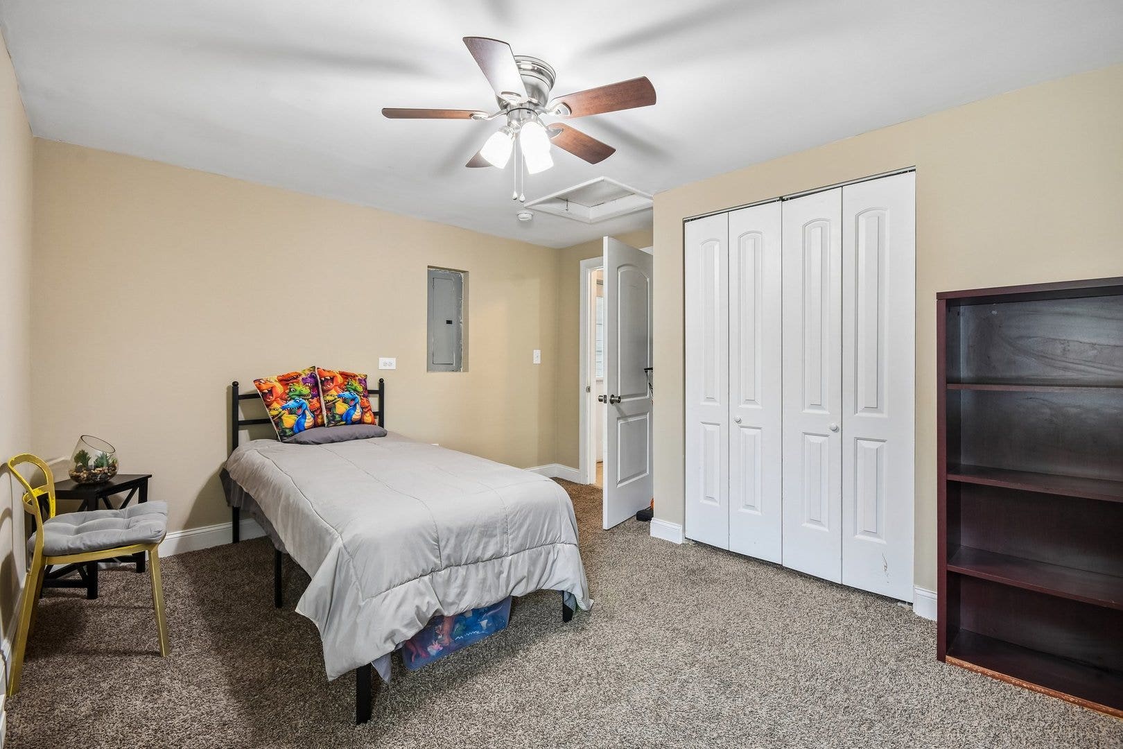 7 Derbyshire Court, Bolingbrook, IL 60440