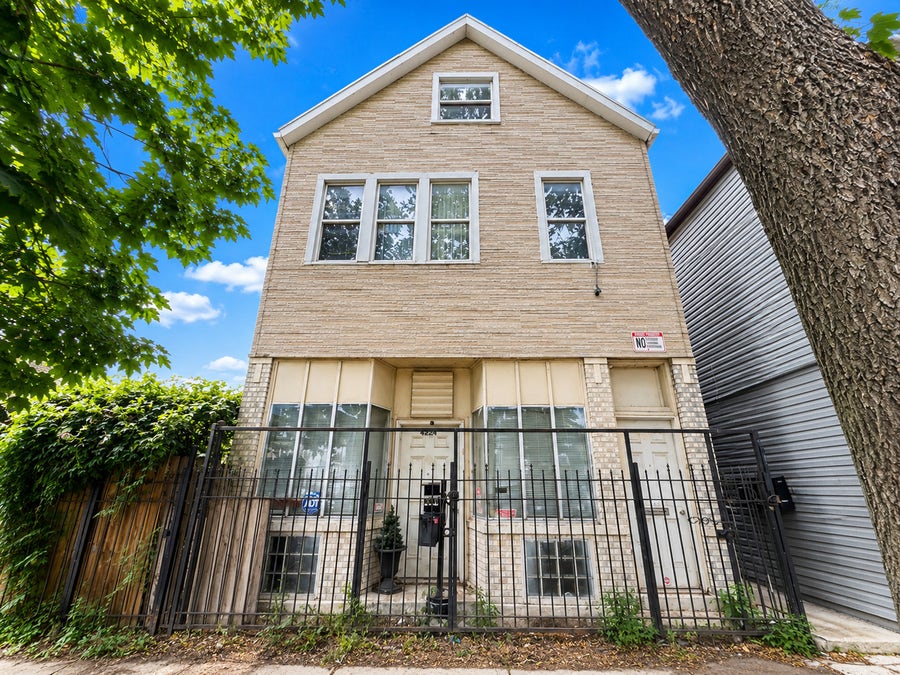 Property photo for 4324 S Hermitage Avenue, Chicago, IL