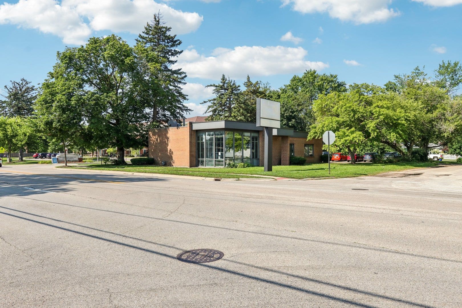 530 N Mclean Boulevard, Elgin, IL 60123 530 N Mclean Boulevard, Elgin, IL 60123