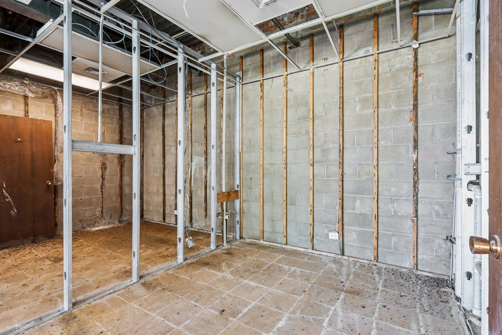 530 N Mclean Boulevard, Elgin, IL 60123 530 N Mclean Boulevard, Elgin, IL 60123