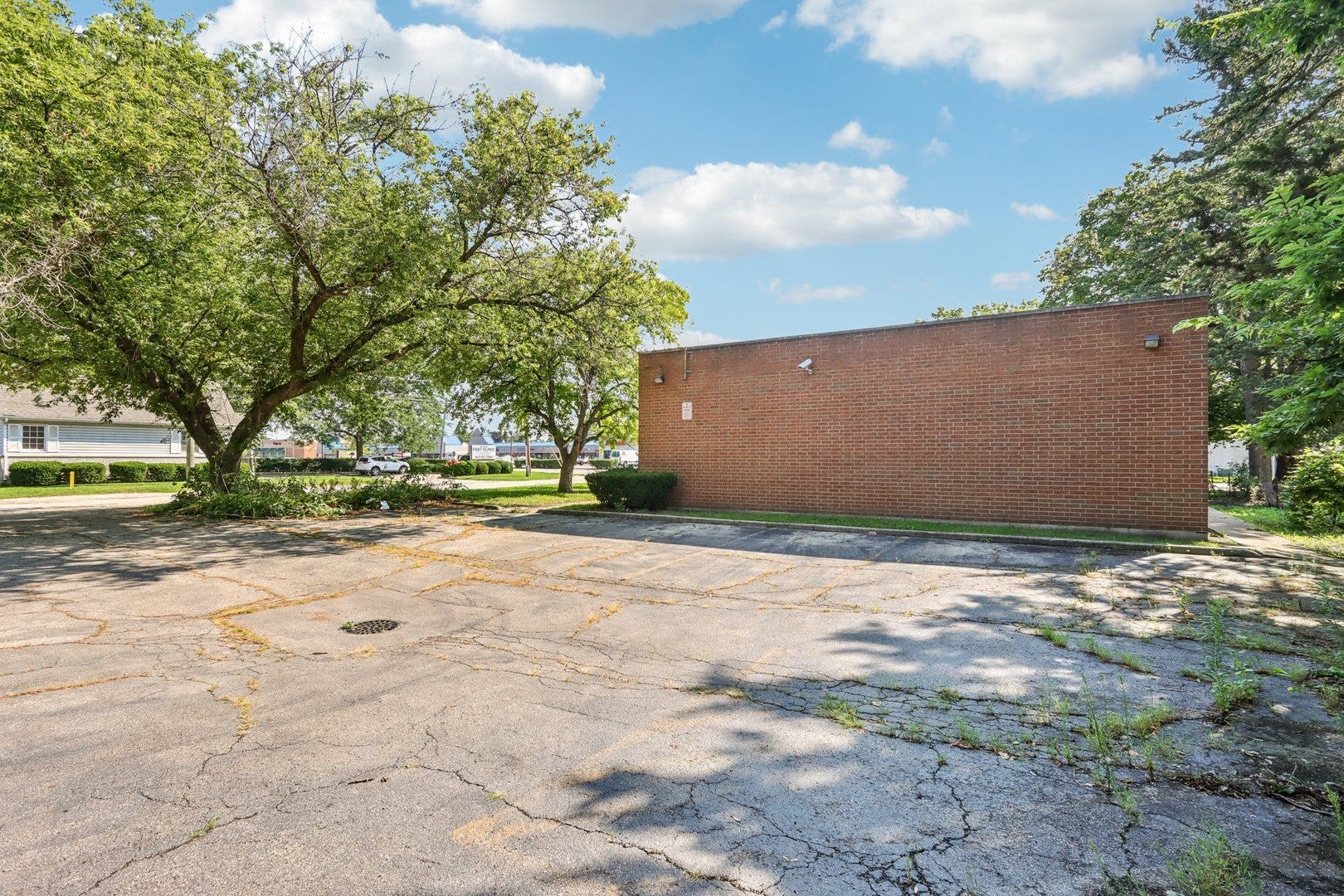 530 N Mclean Boulevard, Elgin, IL 60123 530 N Mclean Boulevard, Elgin, IL 60123