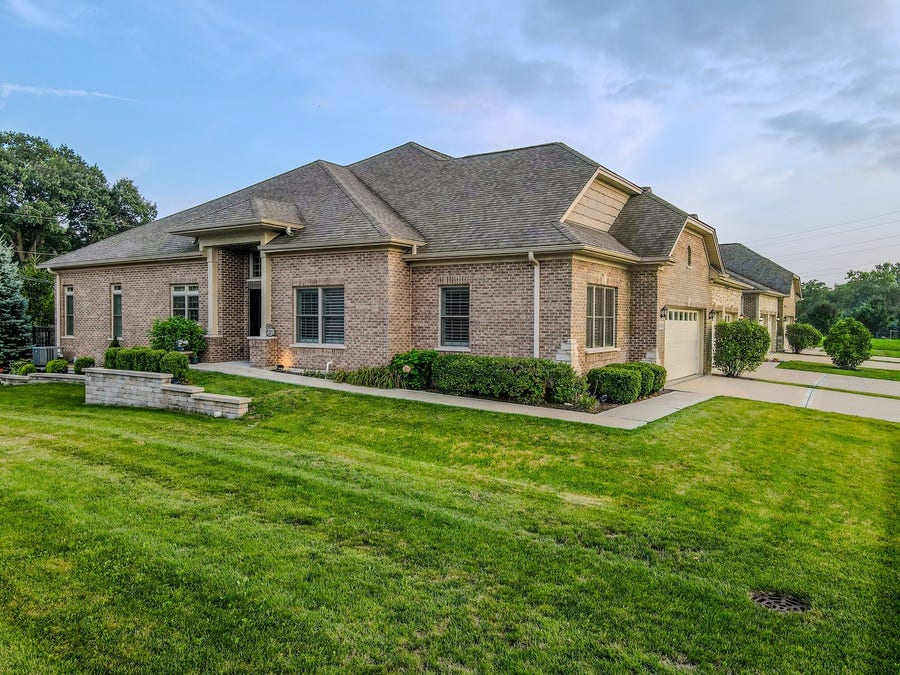 Property photo for 12876 Rosa Lane, Lemont, IL