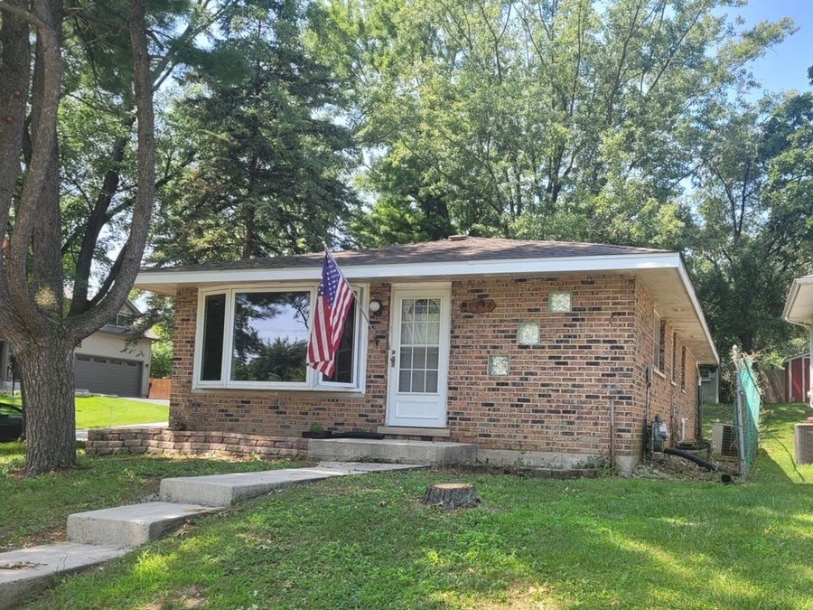 Property photo for 15948 Grove Avenue, Oak Forest, IL