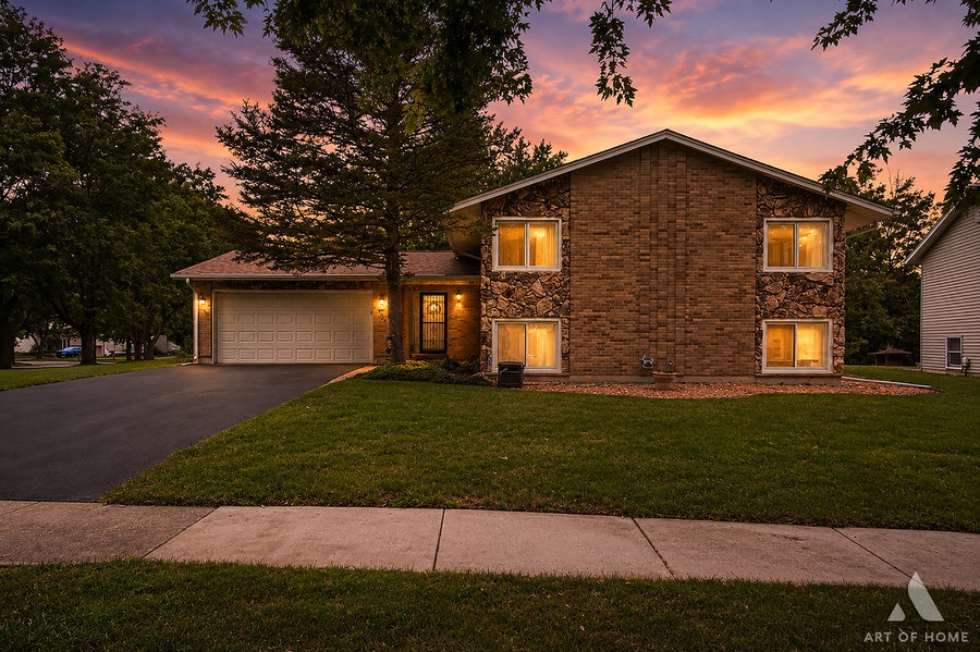 Property photo for 523 Concord Lane, Bolingbrook, IL