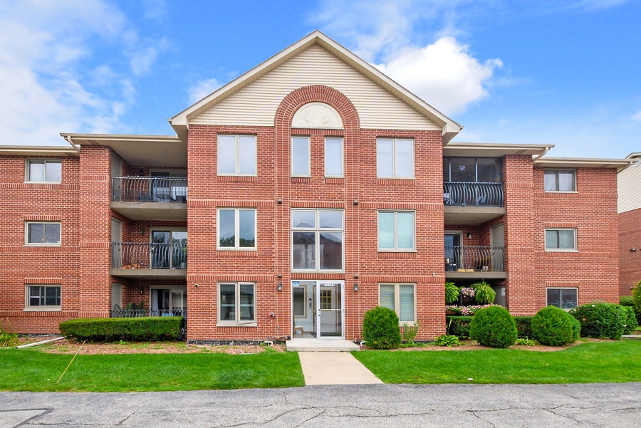 Property photo for 11112 E Cove Circle, #3-2D, Palos Hills, IL