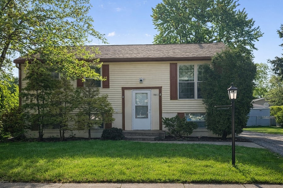 Property photo for 19613 Redwood Lane, Mokena, IL