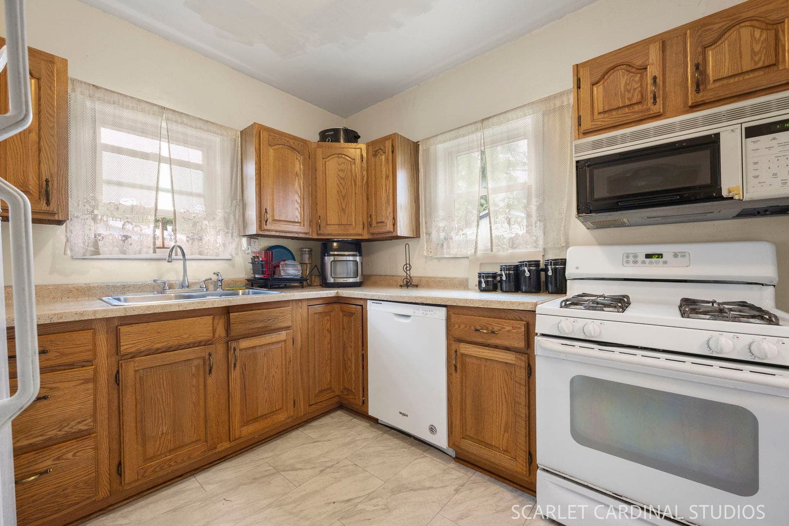 926 W Galena Boulevard, Aurora, IL 60506