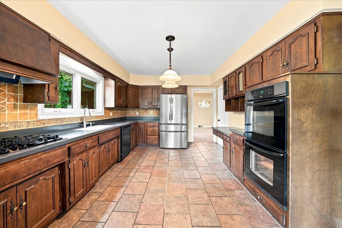 1500 Mayfield Avenue, Joliet, IL 60435 1500 Mayfield Avenue, Joliet, IL 60435