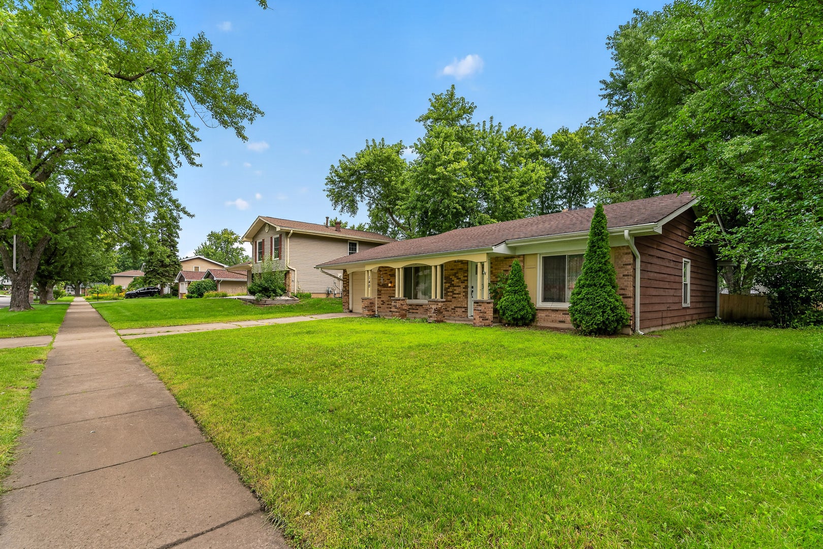 140 Tamarack Drive, Bolingbrook, IL 60440