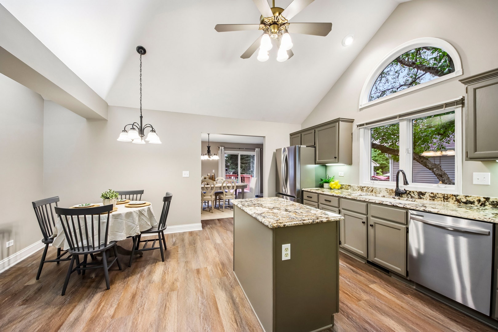 281 Governors Lane, #281, Elgin, IL 60123 281 Governors Lane, #281, Elgin, IL 60123