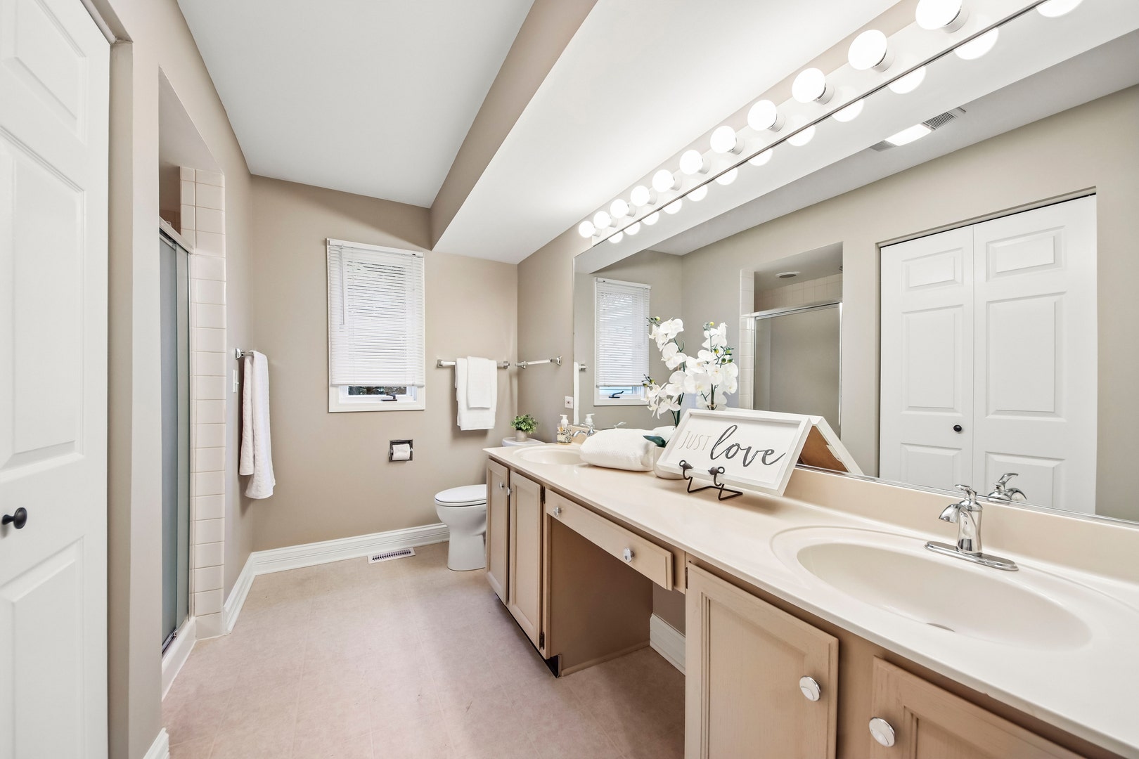 281 Governors Lane, #281, Elgin, IL 60123 281 Governors Lane, #281, Elgin, IL 60123