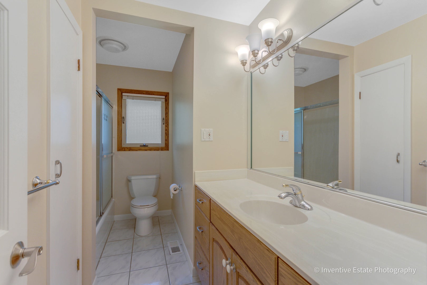 825 Oxford Street, Downers Grove, IL 60516 825 Oxford Street, Downers Grove, IL 60516
