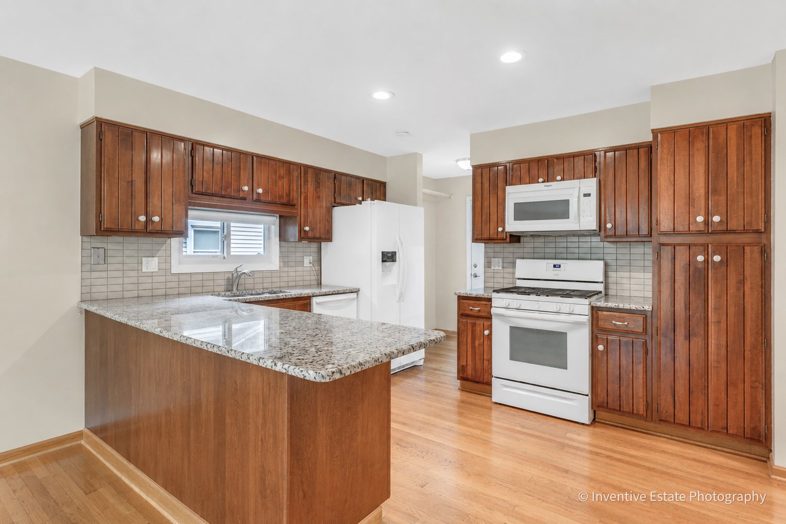 825 Oxford Street, Downers Grove, IL 60516 825 Oxford Street, Downers Grove, IL 60516