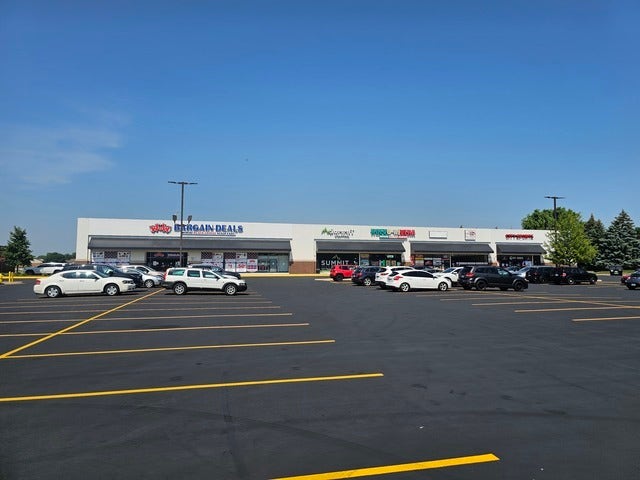 219 S Bolingbrook Drive, #231B, Bolingbrook, IL 60440