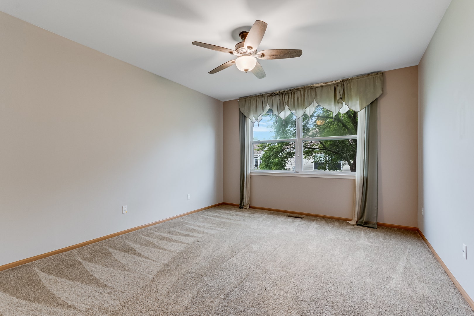 676 S Wellston Lane, Romeoville, IL 60446 676 S Wellston Lane, Romeoville, IL 60446