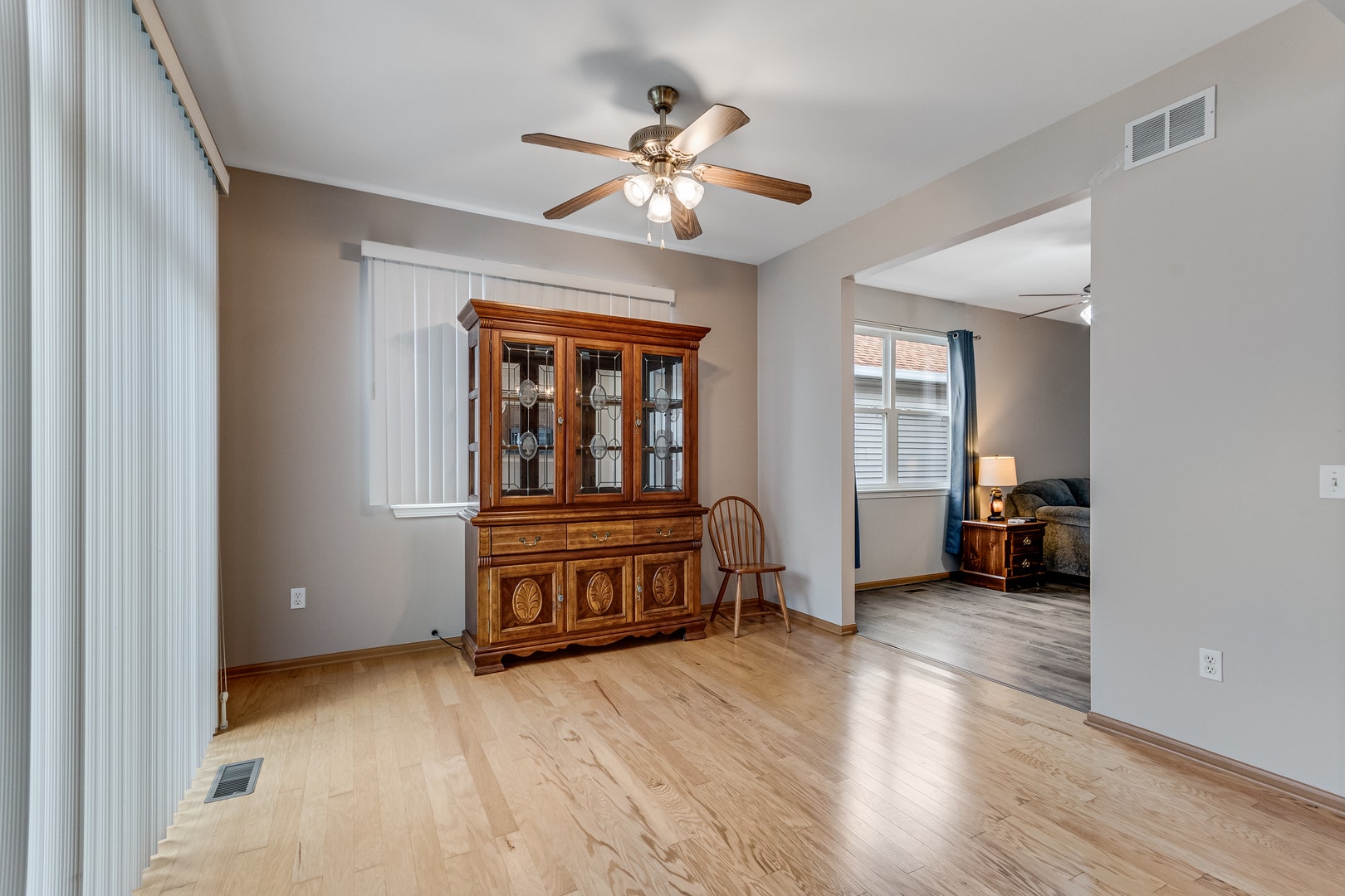 676 S Wellston Lane, Romeoville, IL 60446 676 S Wellston Lane, Romeoville, IL 60446