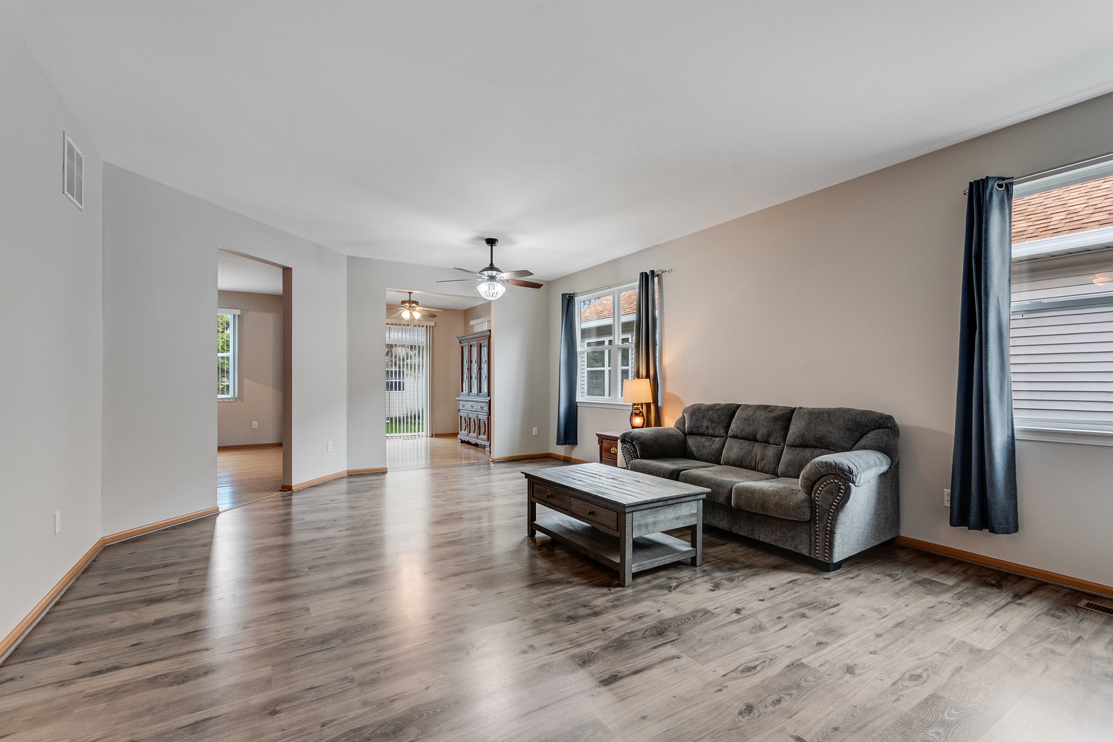 676 S Wellston Lane, Romeoville, IL 60446 676 S Wellston Lane, Romeoville, IL 60446