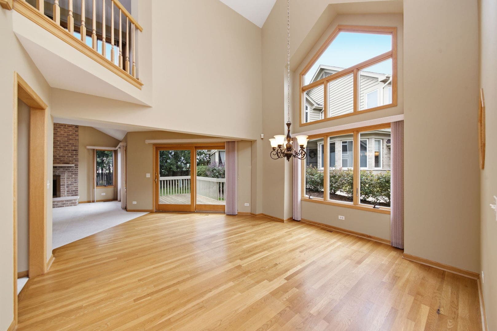 2218 Tamarack Drive, Downers Grove, IL 60515