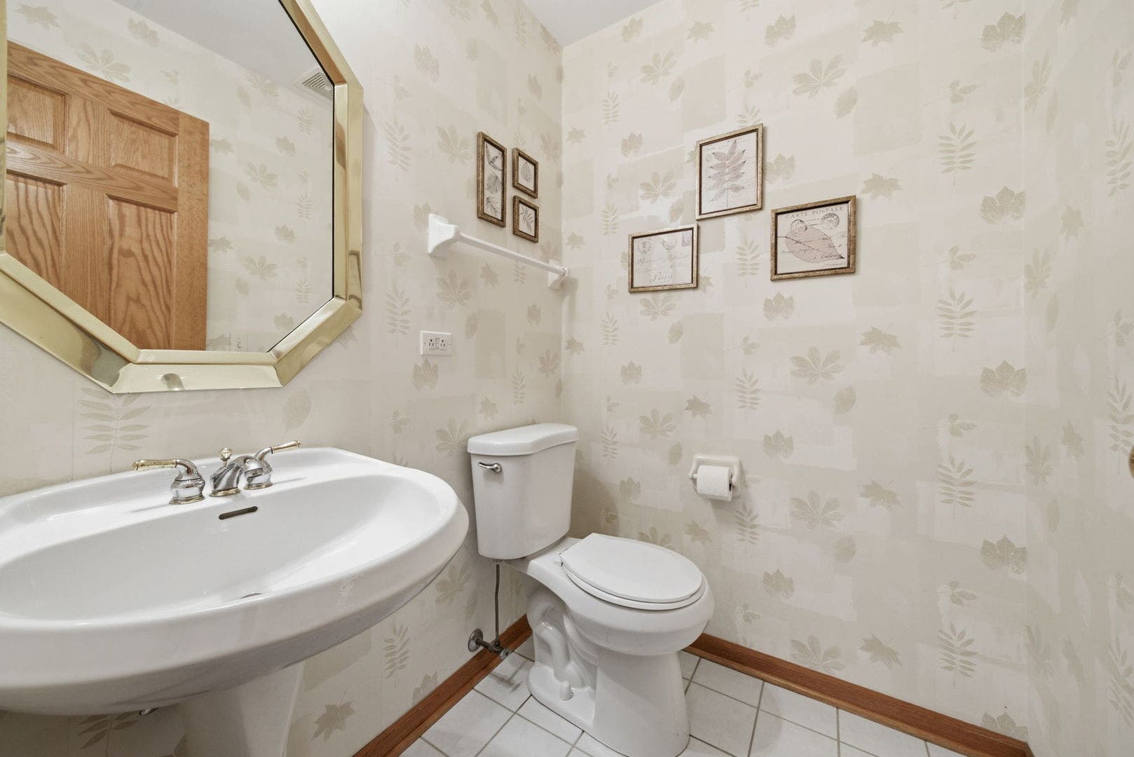 2218 Tamarack Drive, Downers Grove, IL 60515